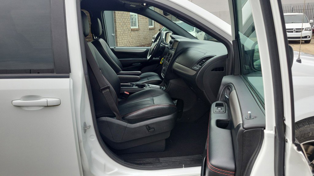 Used 2019 Dodge Grand Caravan GT image 21
