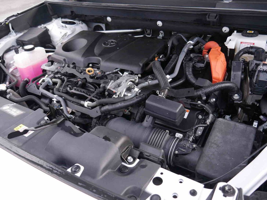 Used 2021 Toyota RAV4 XLE image 11