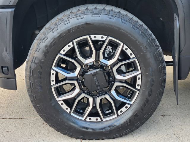 Used 2025 GMC Sierra 3500 Denali AWD/4WD image 9