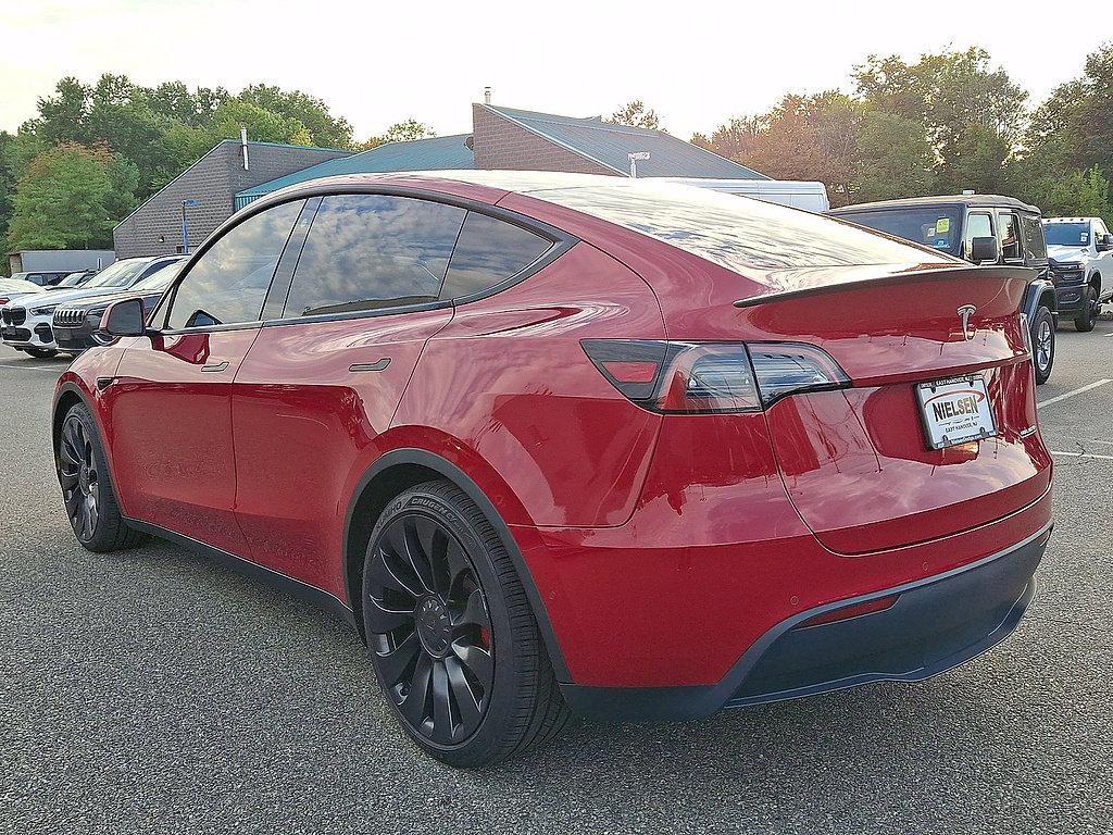 Used 2022 Tesla Model Y Performance AWD/4WD image 28