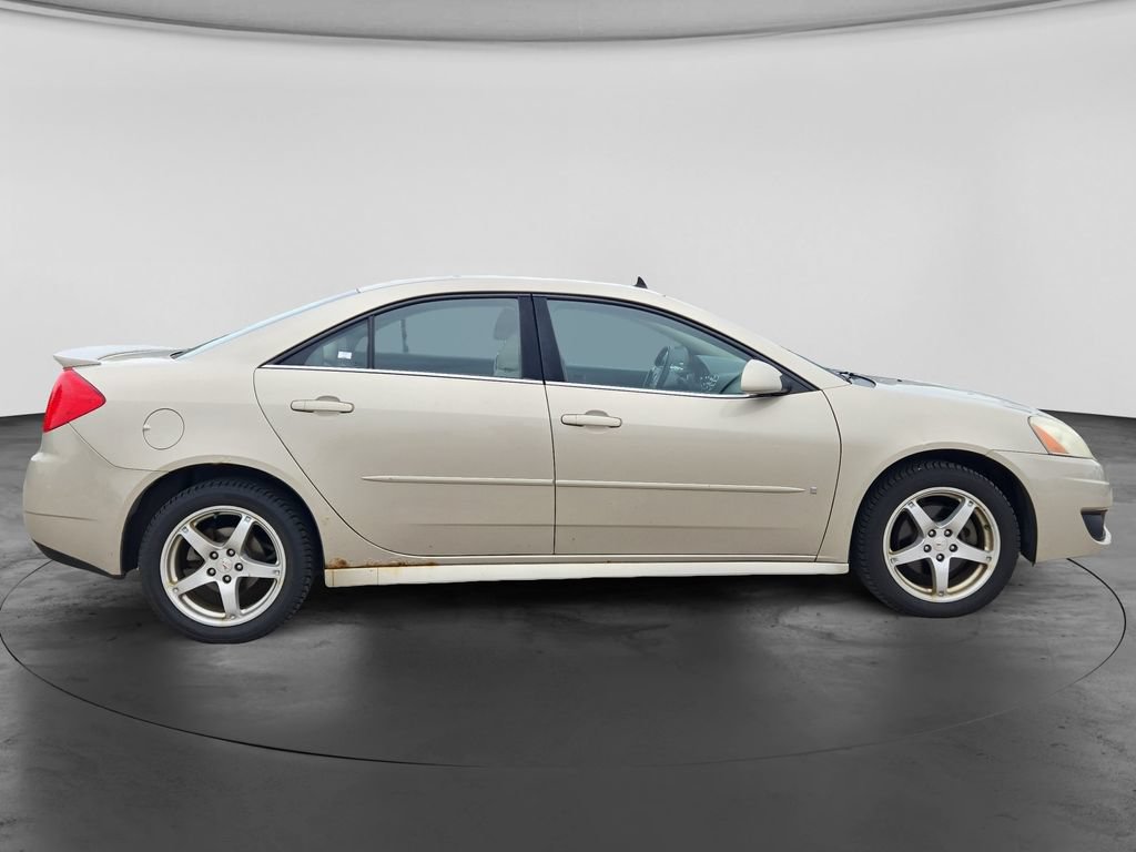 Used 2009 Pontiac G6 Sedan w/ Sport Package 2 FWD image 10