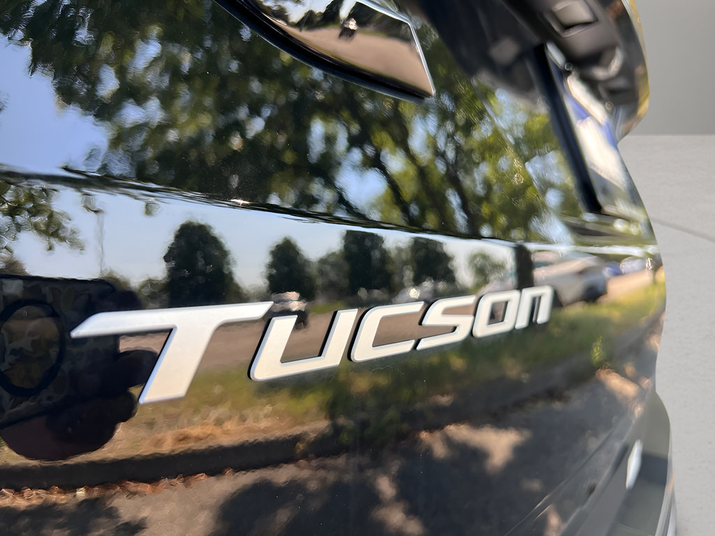 Certified 2025 Hyundai Tucson Limited FWD image 34