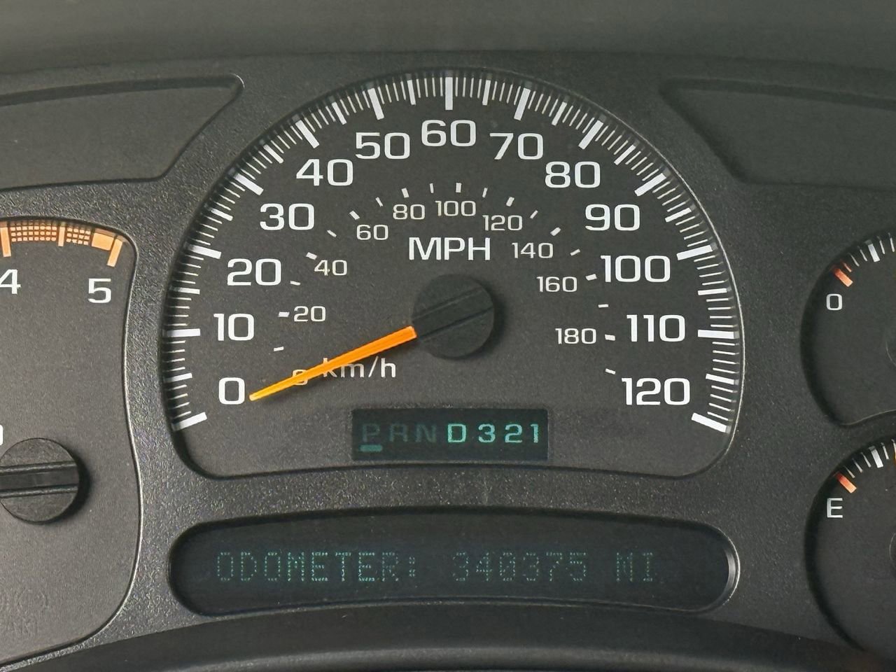 Used 2004 Chevrolet Silverado 2500 LS w/ Heavy-Duty Power Package image 16