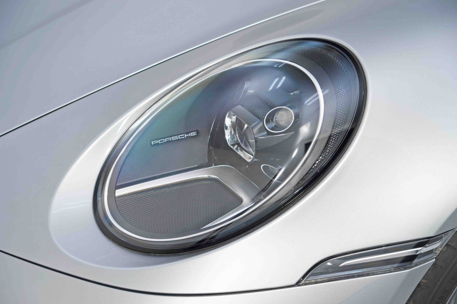 Used 2024 Porsche 911 Targa 4 w/ Premium Package image 55