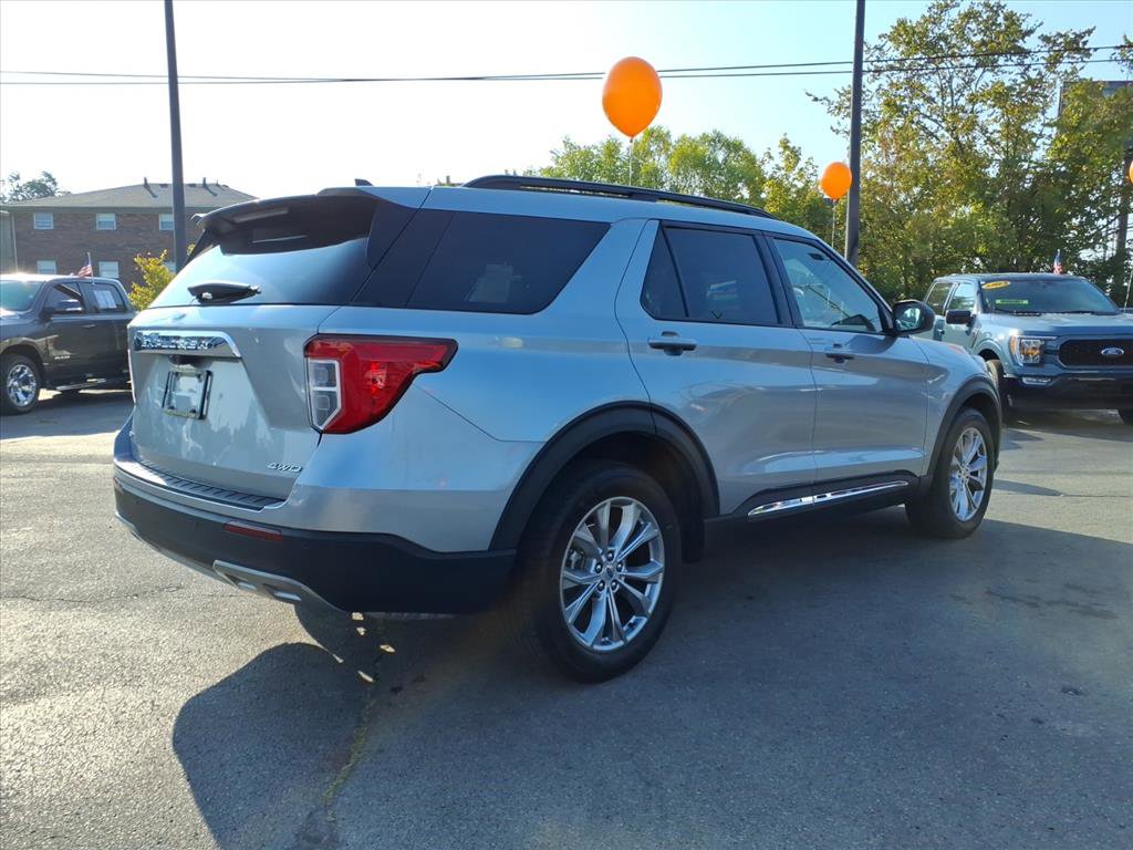 Used 2023 Ford Explorer XLT w/ Equipment Group 202A image 3