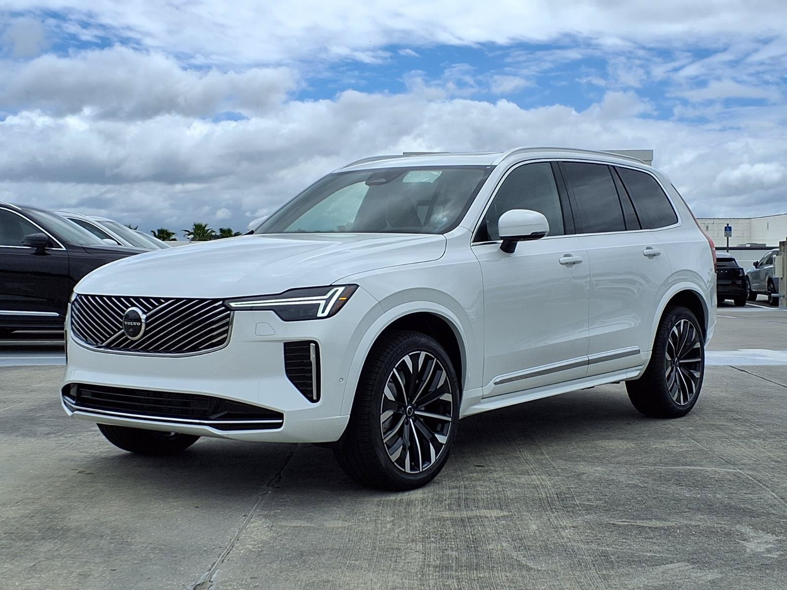 New 2026 Volvo XC90 B5 Ultra w/ Protection Package Premier AWD/4WD image 3
