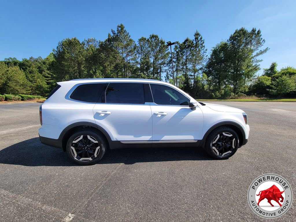 Used 2024 Kia Telluride EX w/ EX Captain's Chair Package FWD image 7