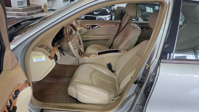 Used 2008 Mercedes-Benz E 350 4MATIC Sedan image 9
