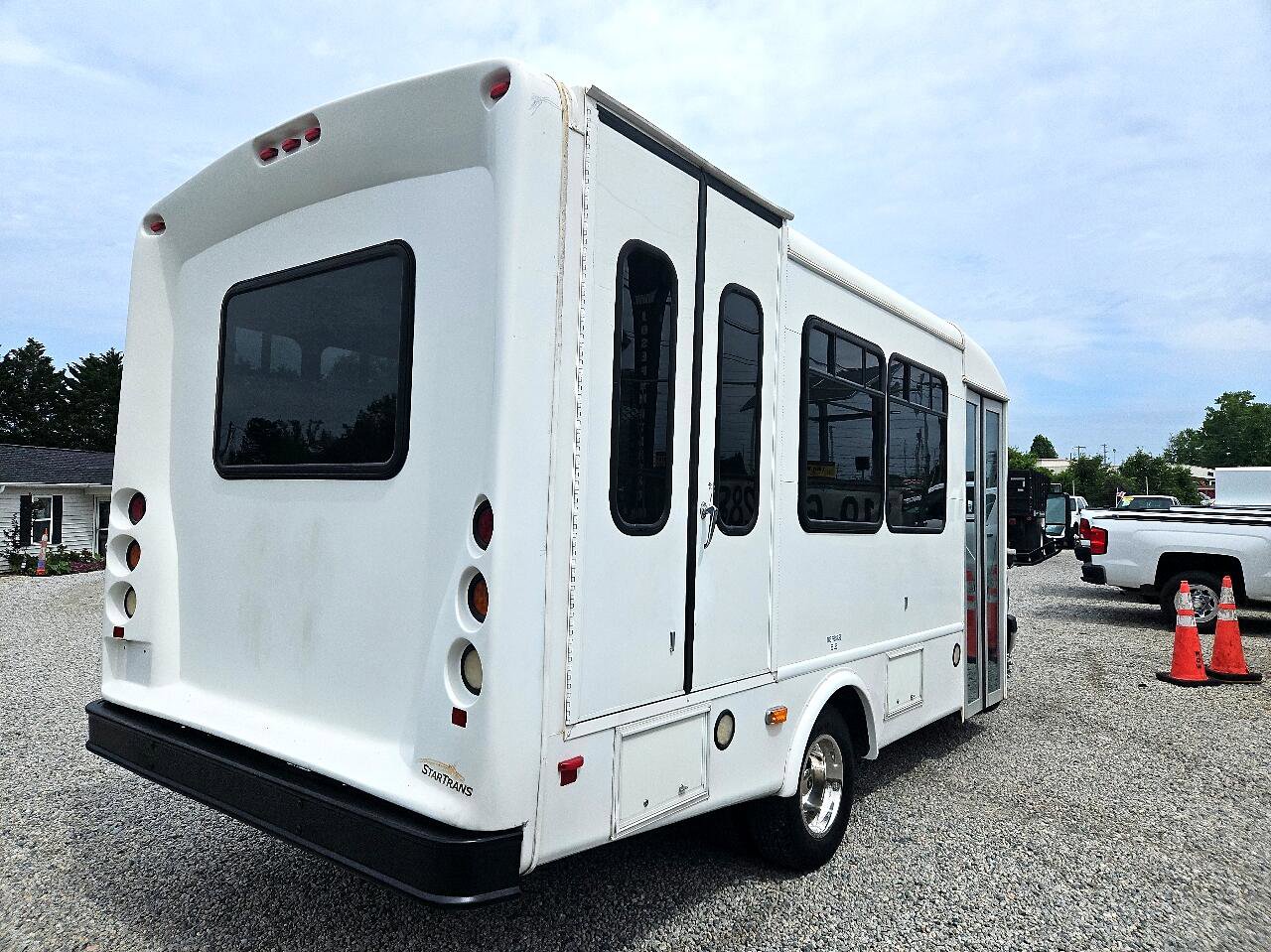 Used 2015 Chevrolet Express 3500 w/ Shuttle Bus Package image 7