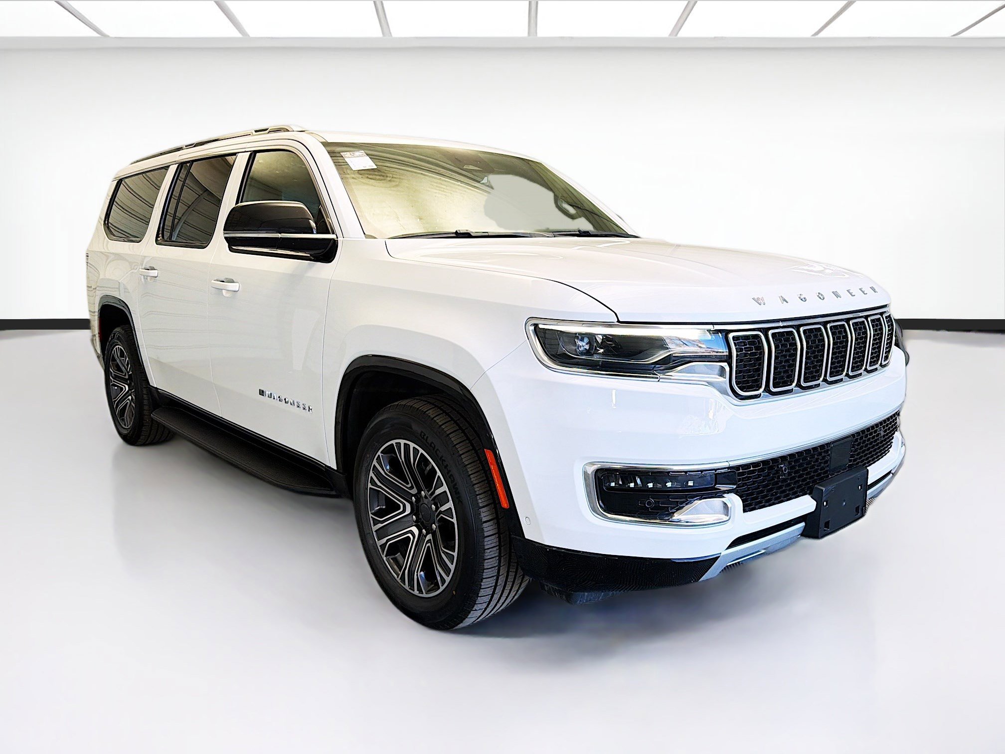 Used 2024 Jeep Wagoneer L Series II image 3