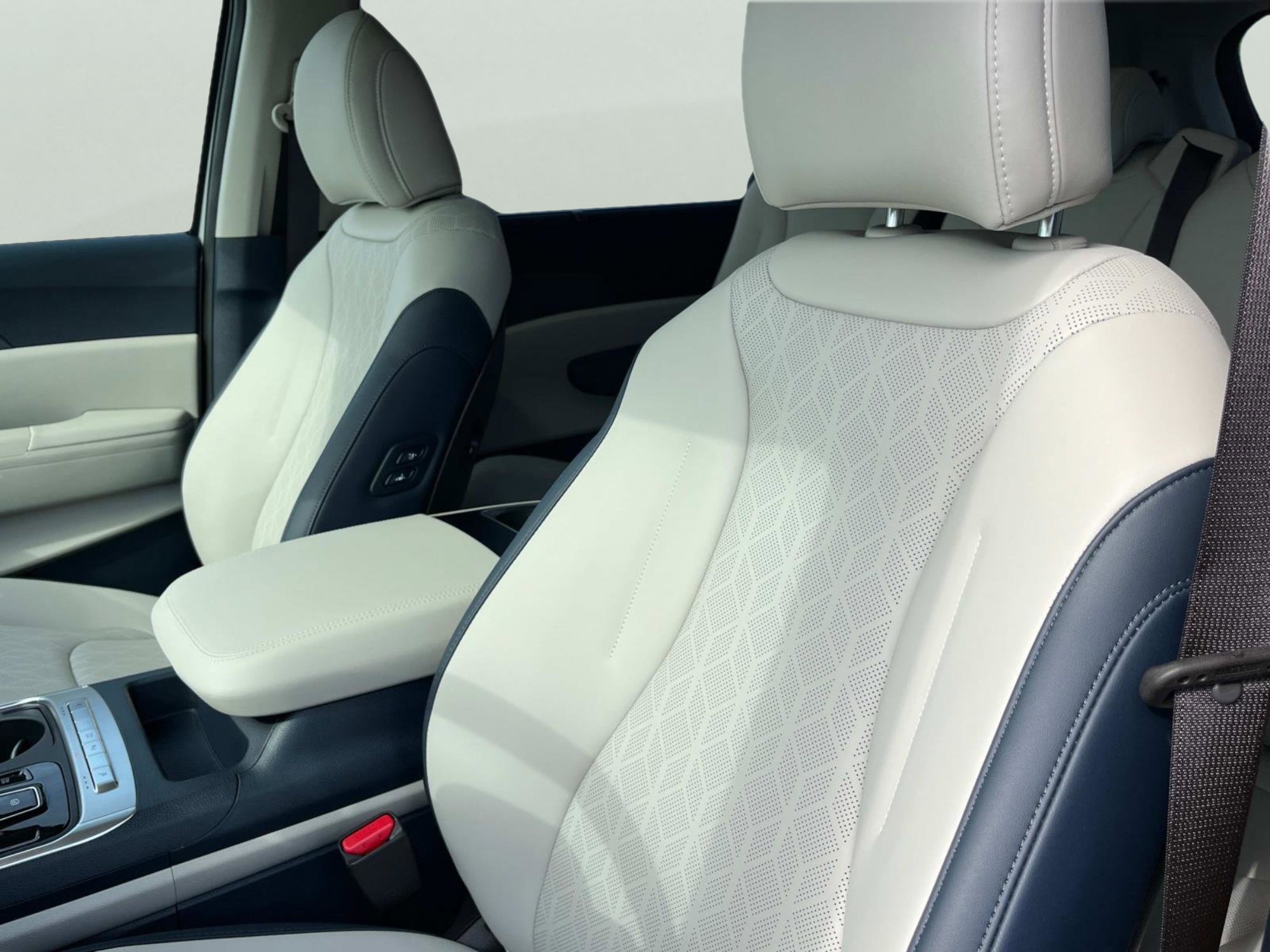 New 2026 Kia Carnival EX FWD image 25