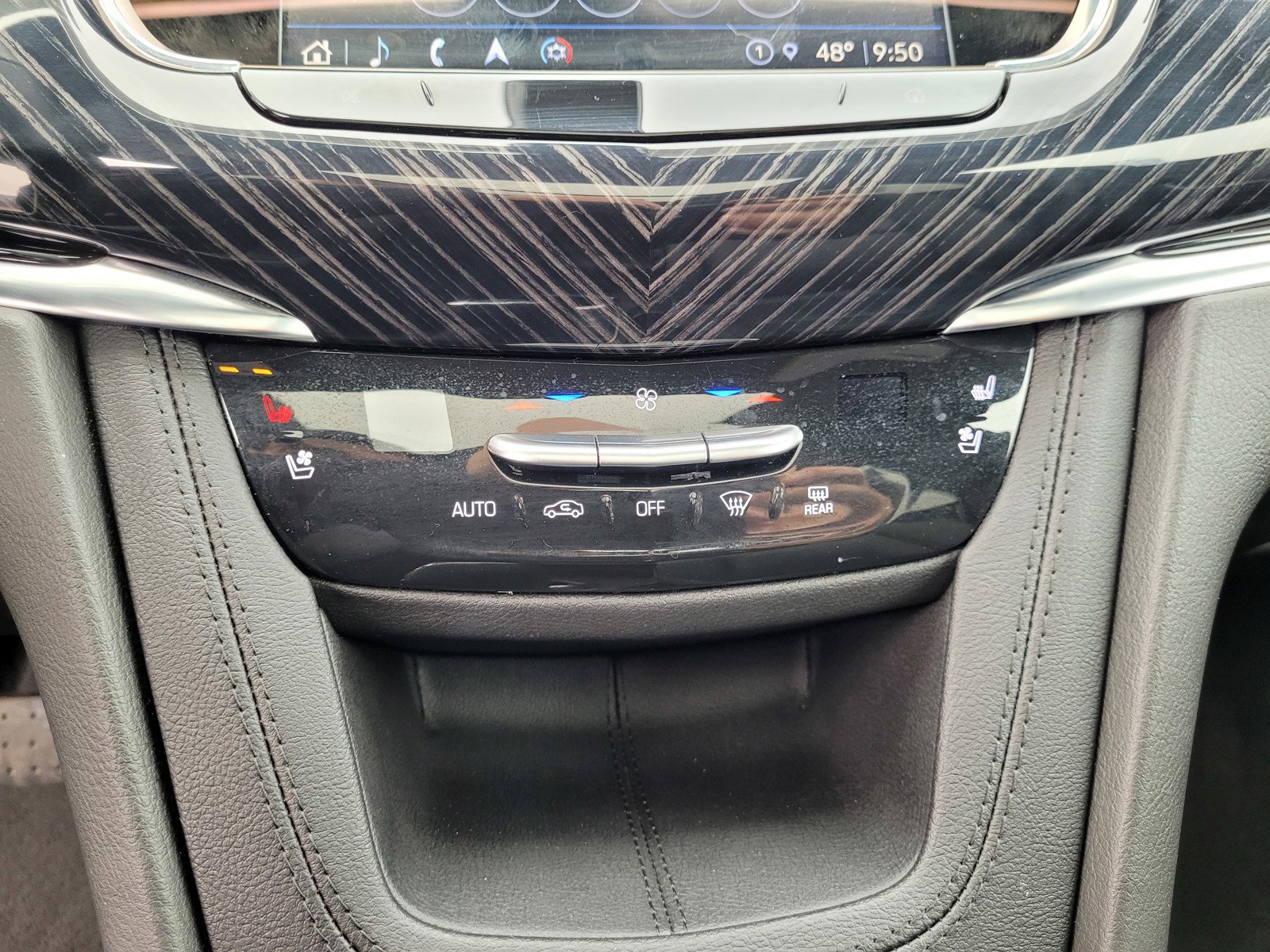 Certified 2025 Cadillac XT6 Premium Luxury image 20