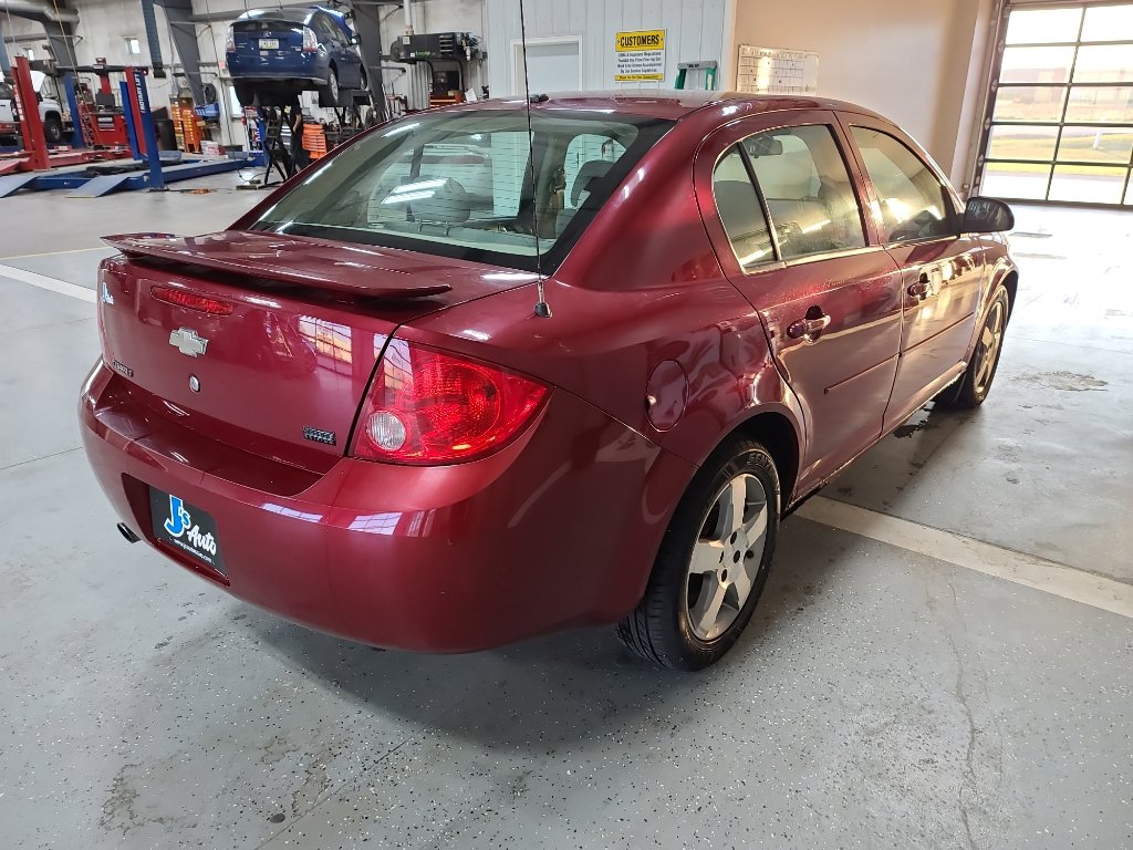Used 2008 Chevrolet Cobalt LT w/ Revolution Edition Package FWD image 4