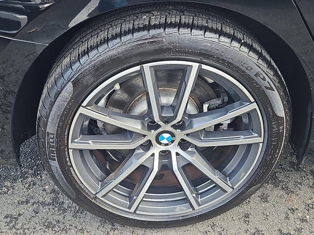 Used 2022 BMW 330i xDrive Sedan w/ Driving Assistance Package image 9