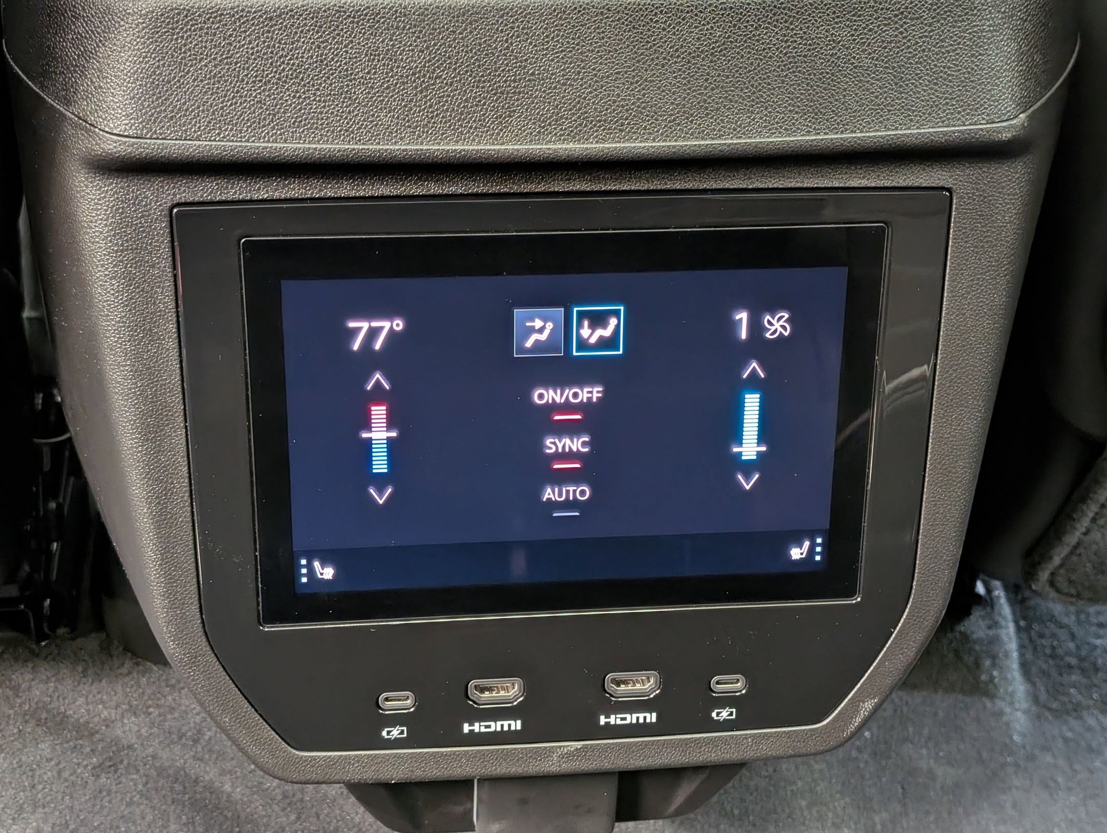 Used 2025 GMC Yukon XL Denali Ultimate image 29