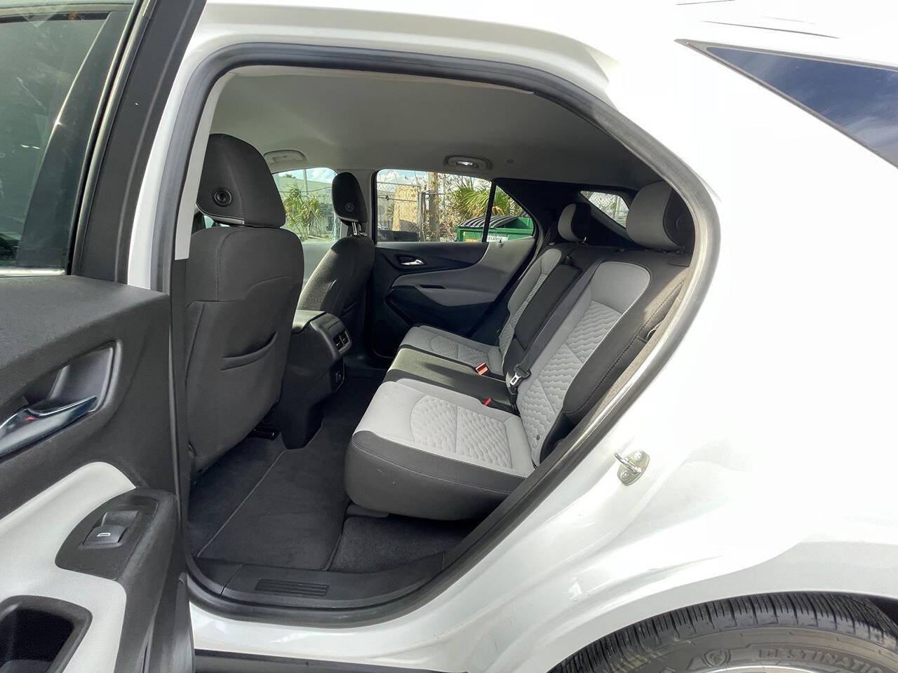 Used 2020 Chevrolet Equinox LT FWD image 4