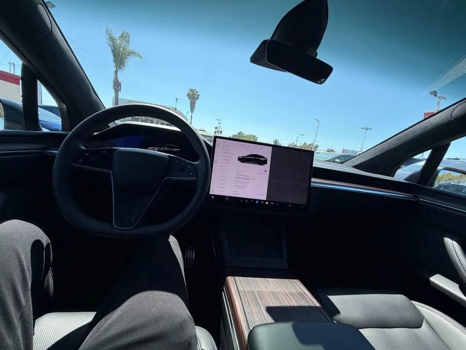 Used 2025 Tesla Model X AWD/4WD image 8