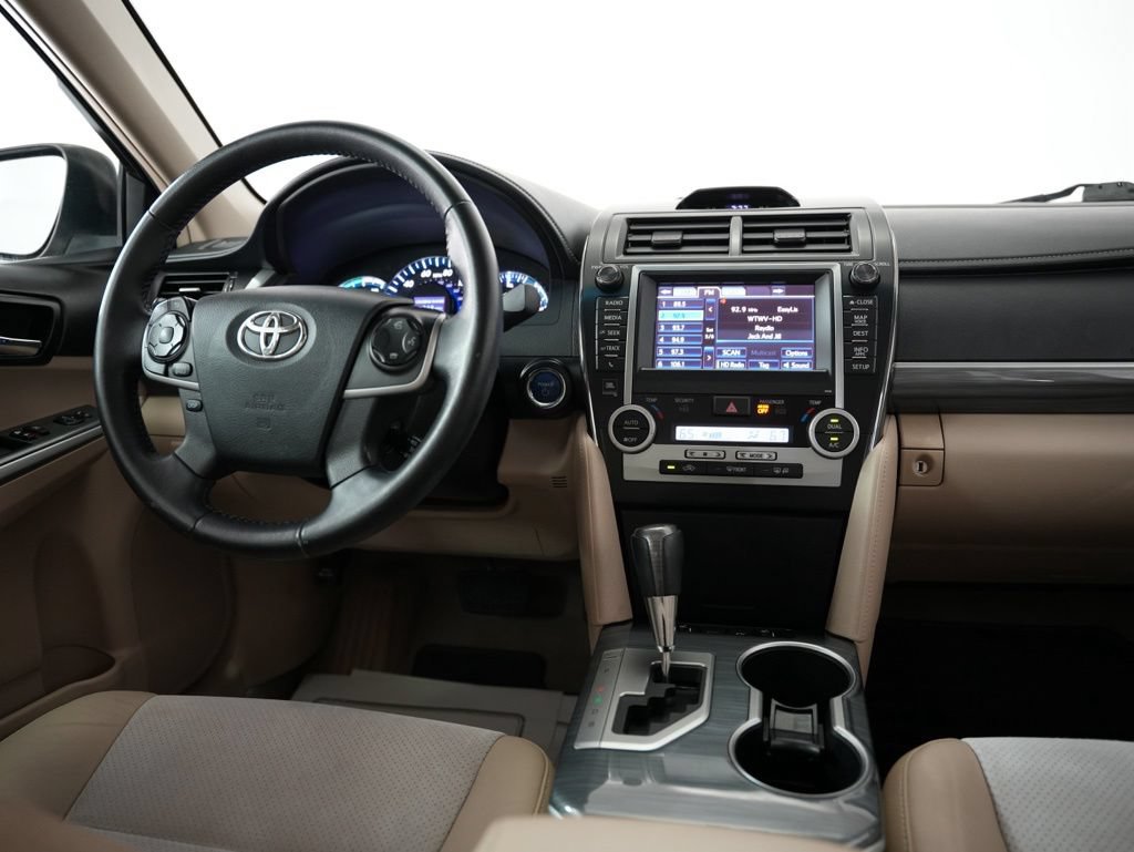 Used 2013 Toyota Camry XLE w/ Leather Pkg FWD image 10