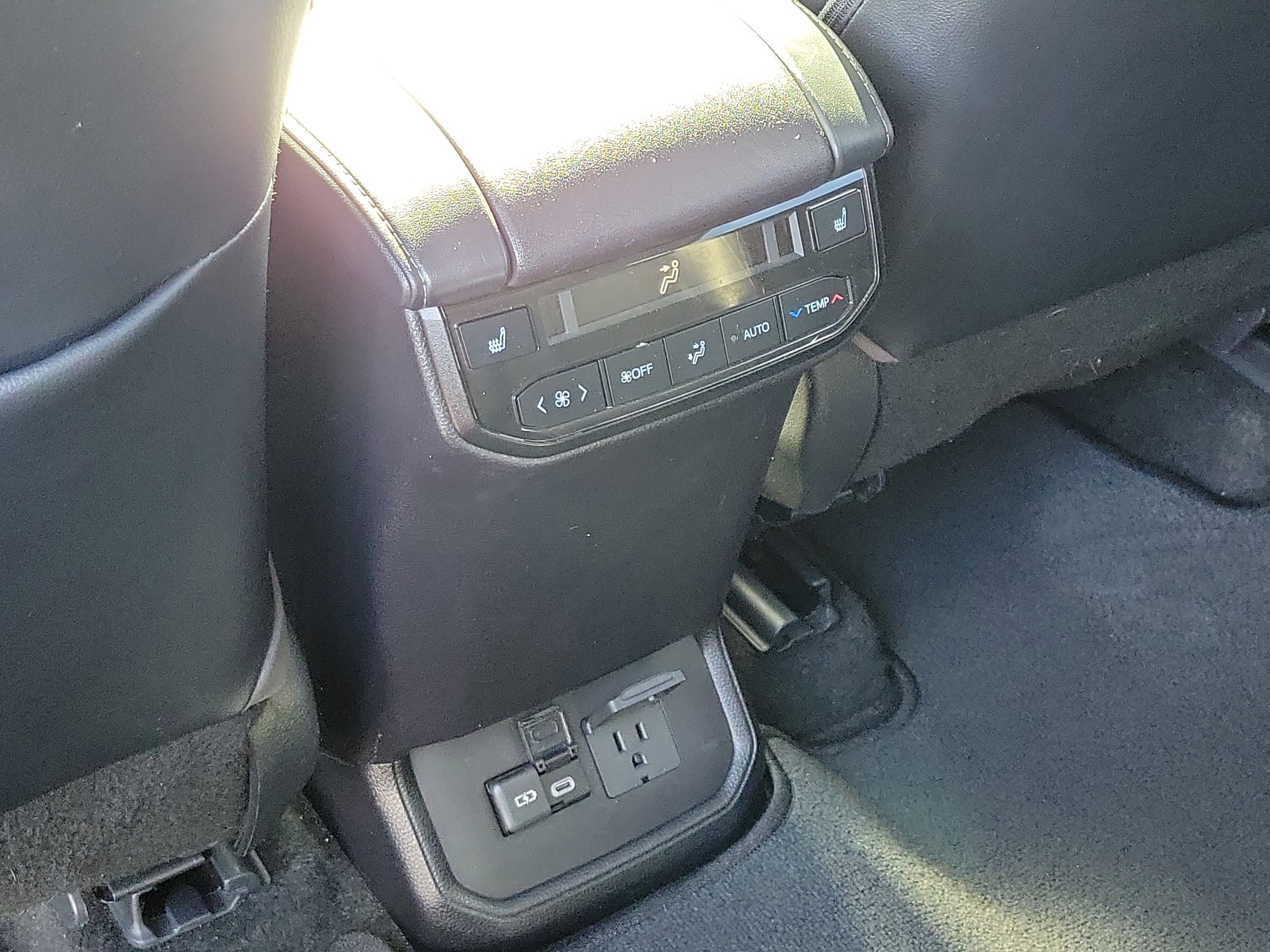 Used 2023 Toyota Highlander Platinum FWD image 15