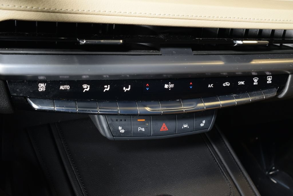 Used 2024 Cadillac XT4 Luxury w/ Cold Weather Package AWD/4WD image 24