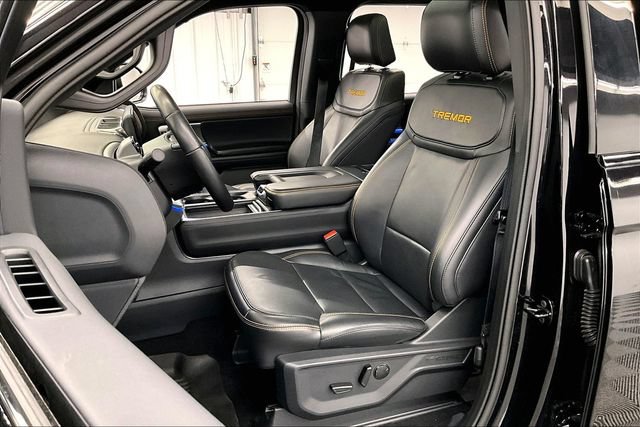 Used 2025 Ford Expedition Tremor AWD/4WD image 23