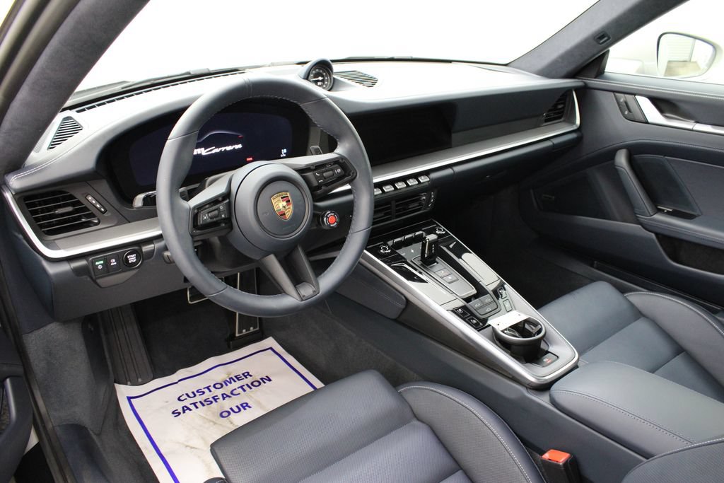 Certified 2025 Porsche 911 Carrera RWD image 4