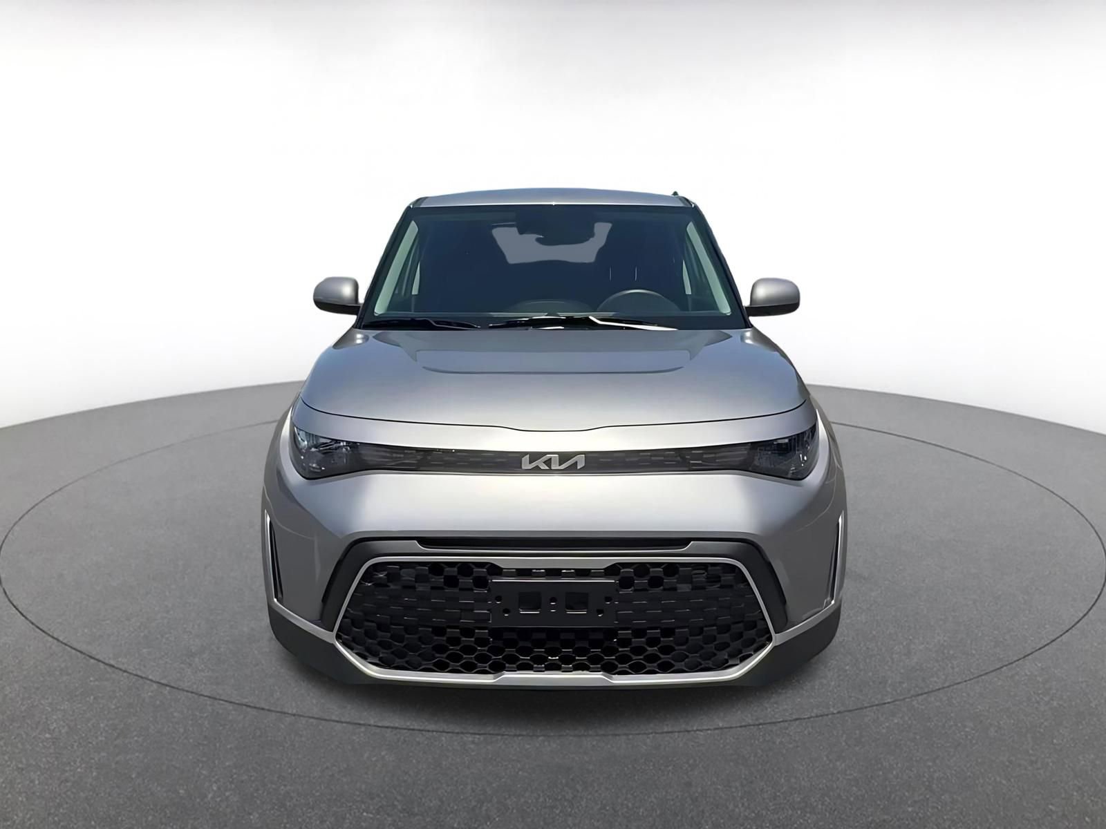 Used 2025 Kia Soul LX w/ LX Technology Package FWD image 4