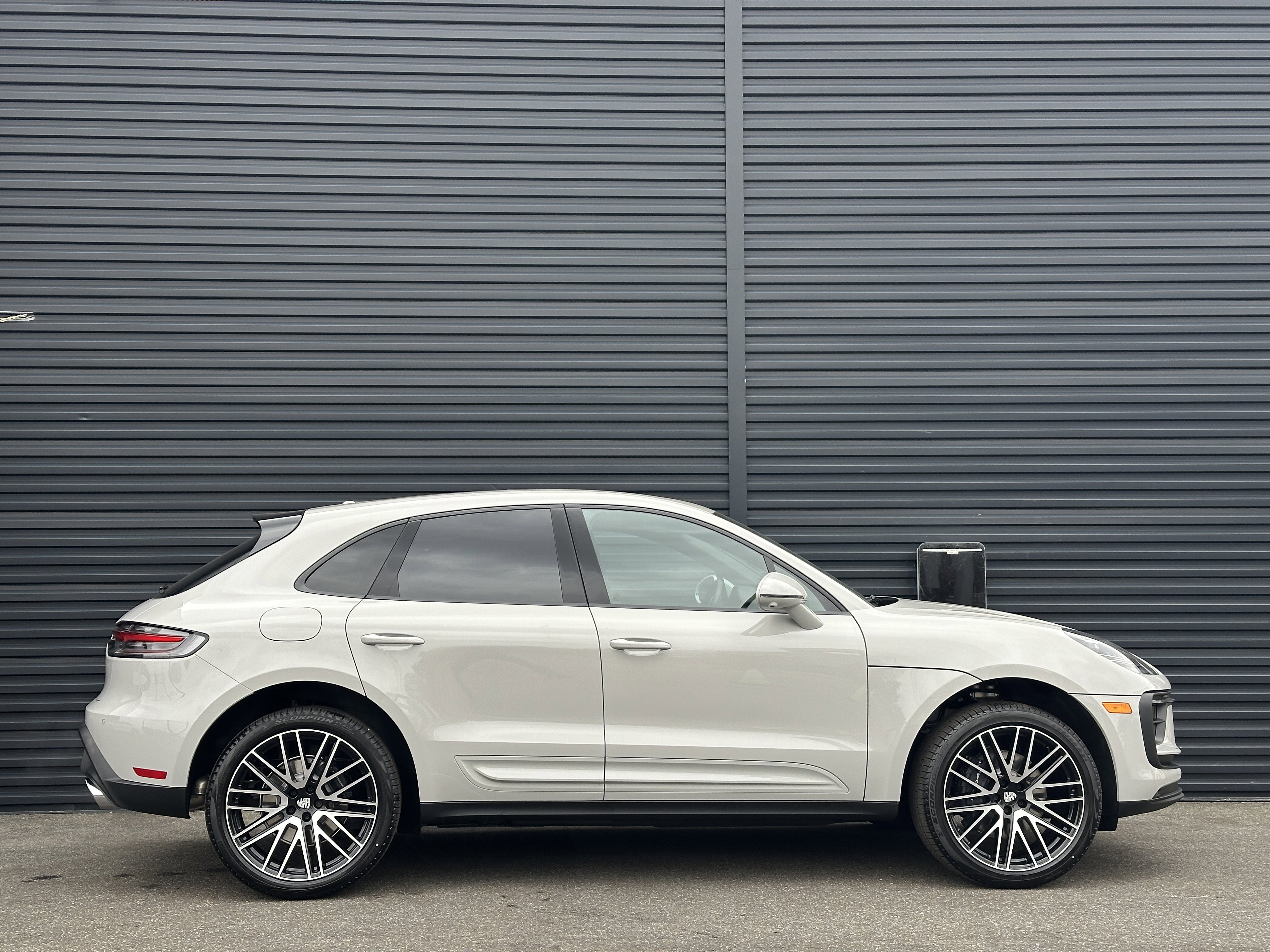 New 2026 Porsche Macan AWD/4WD image 9