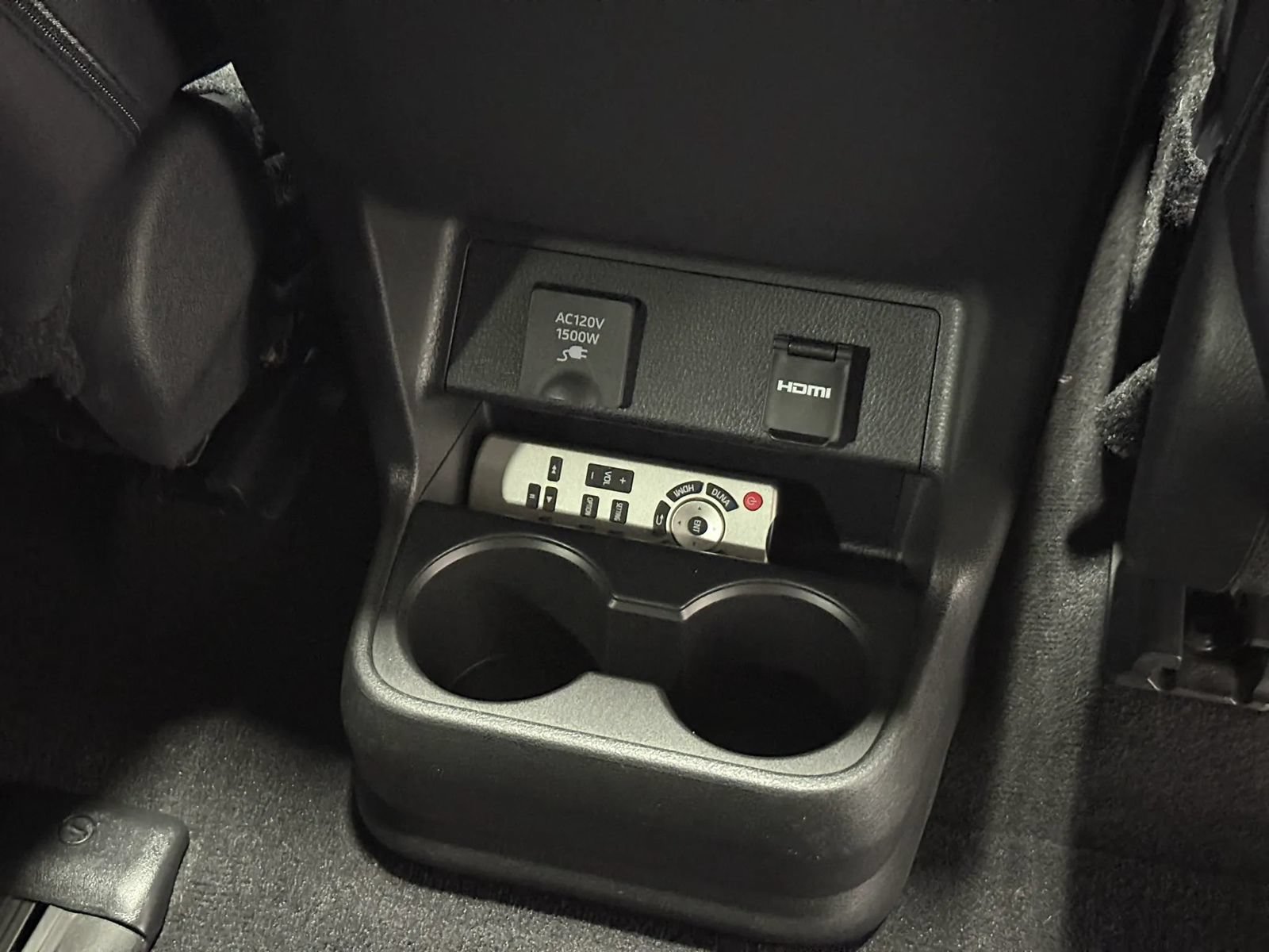 Used 2022 Toyota Sienna XLE Woodland Edition w/ Protection Package (TMS) AWD/4WD image 63