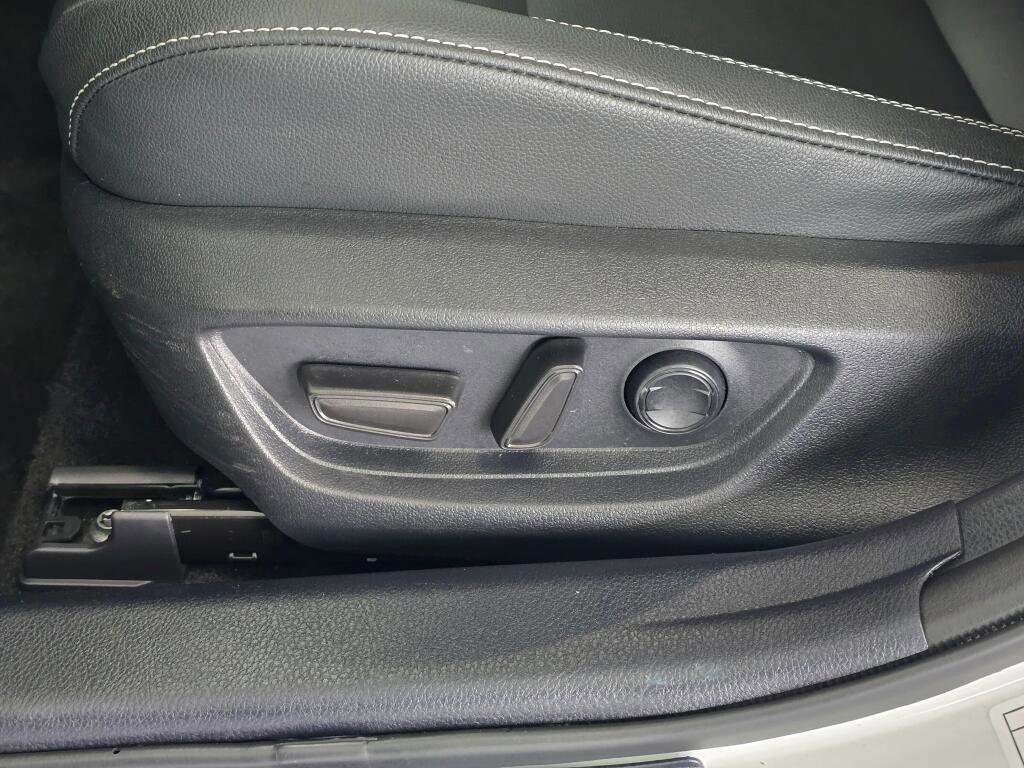 Used 2025 Toyota Camry SE image 24