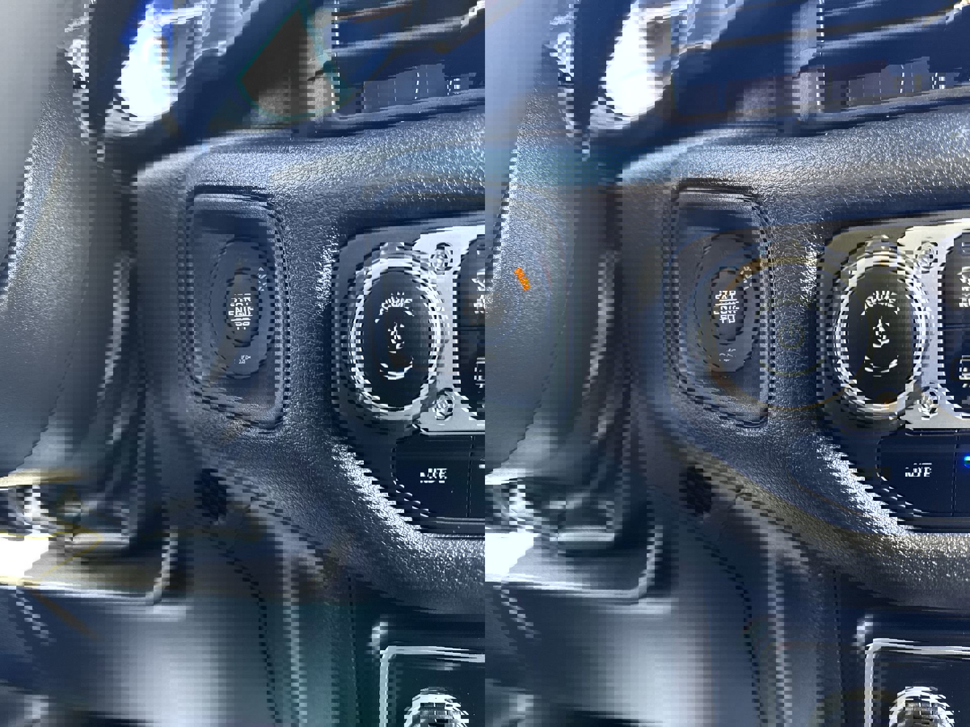 Used 2024 Jeep Wrangler Unlimited w/ Convenience Group image 16