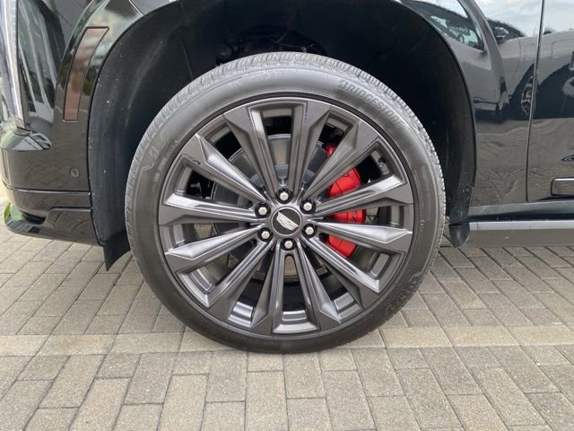 Used 2025 Cadillac Escalade V AWD/4WD image 10