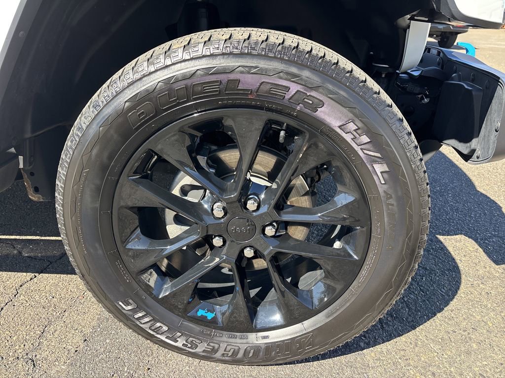 Used 2023 Jeep Wrangler Unlimited Sahara w/ Cold Weather Group image 34