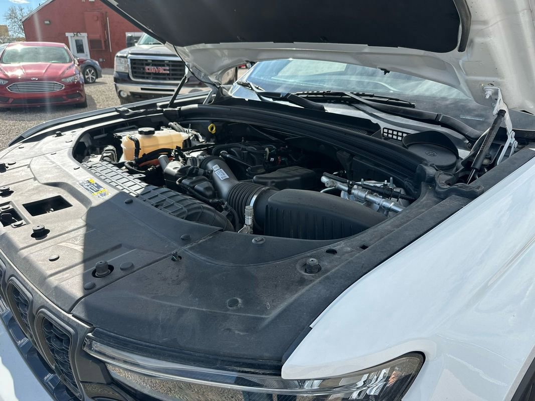 Used 2023 Jeep Grand Cherokee Limited w/ Black Appearance Package image 48