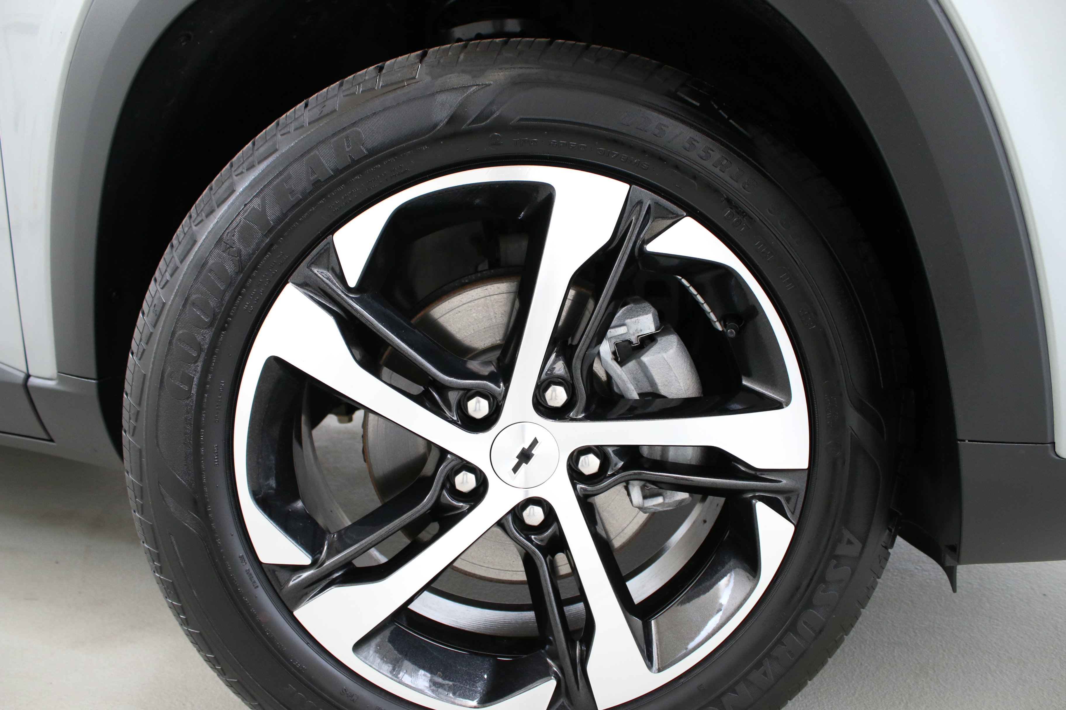 Certified 2024 Chevrolet Trax RS w/ Driver Confidence Package FWD image 33
