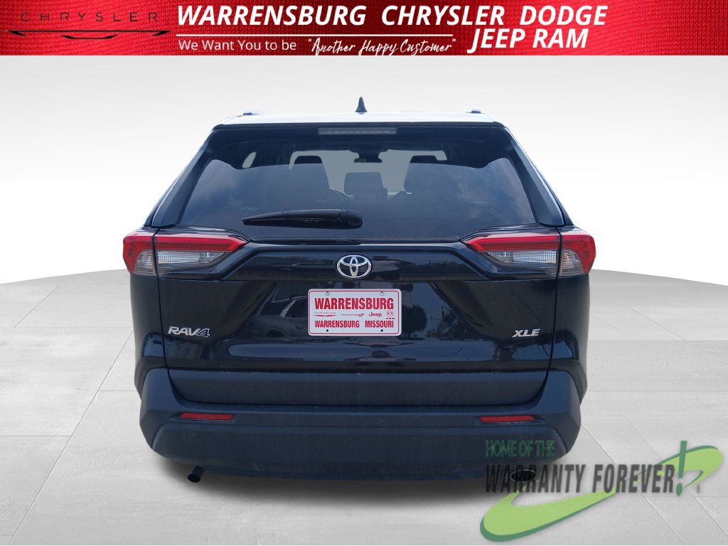 Used 2025 Toyota RAV4 XLE FWD image 5