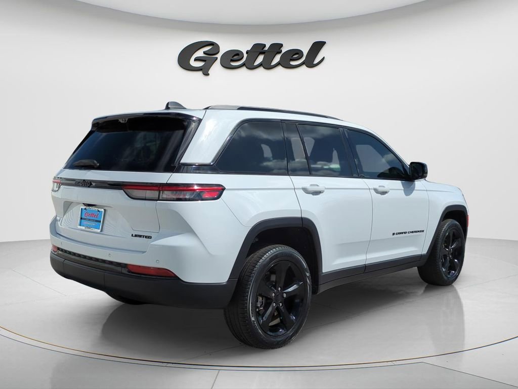 Used 2023 Jeep Grand Cherokee Limited w/ Luxury Tech Group II RWD image 5
