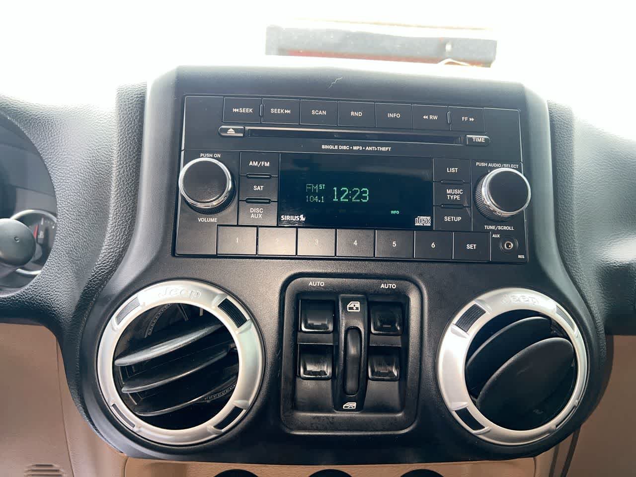 Used 2012 Jeep Wrangler Unlimited Sahara AWD/4WD image 18