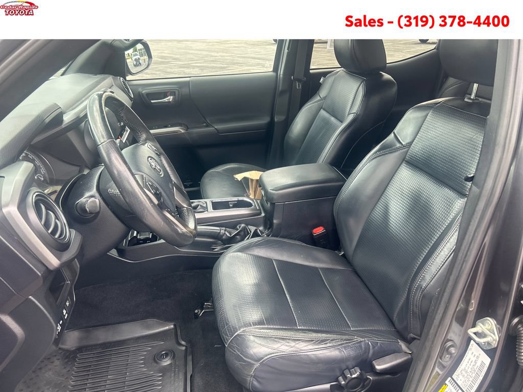 Certified 2018 Toyota Tacoma TRD Off-Road AWD/4WD image 12