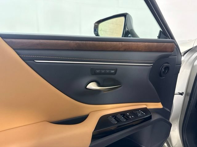 Used 2025 Lexus ES 350 w/ Premium Package FWD image 29