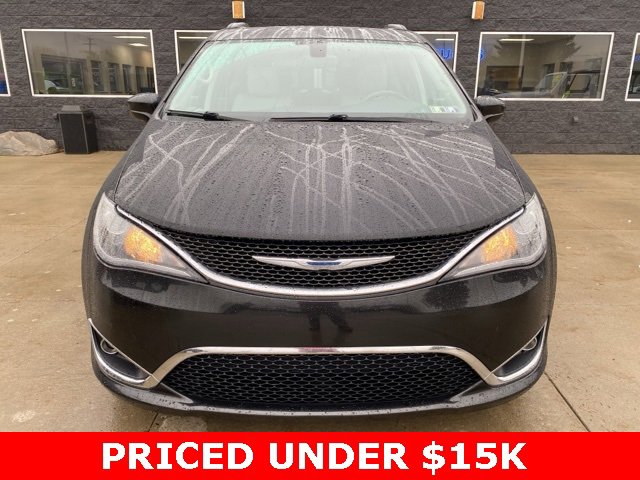 Certified 2017 Chrysler Pacifica Touring-L w/ Tire & Wheel Group image 10