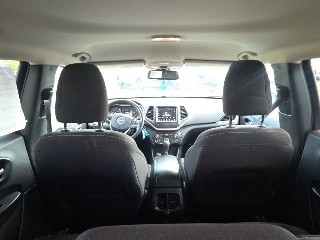 Used 2015 Jeep Cherokee Latitude w/ Cold Weather Group image 12