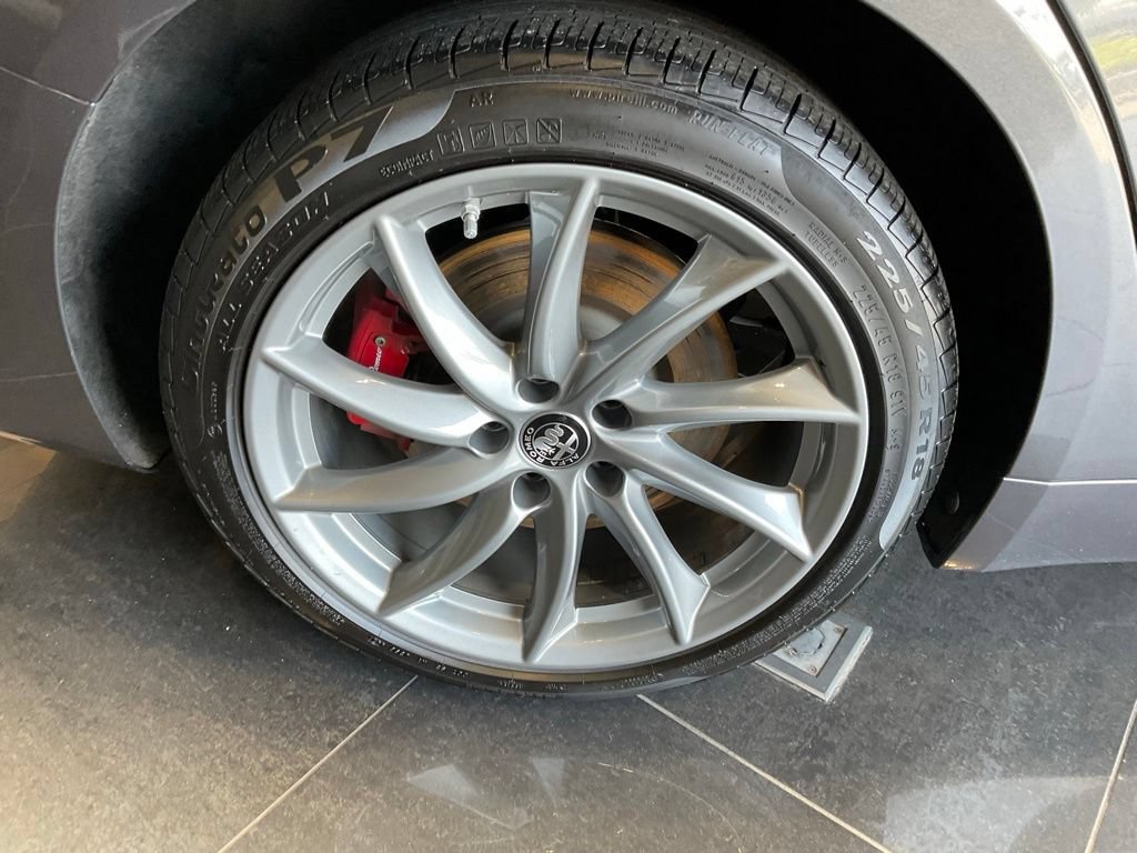 Used 2022 Alfa Romeo Giulia Ti w/ Active Assist Plus Package AWD/4WD image 7