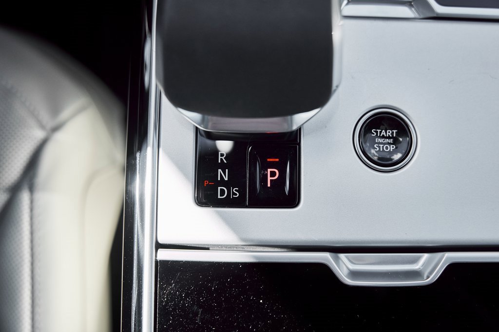 Used 2026 Land Rover Range Rover Long Wheelbase SE image 70