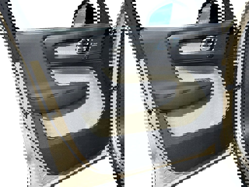 New 2025 Volvo XC40 B5 Ultra w/ Climate Package image 10