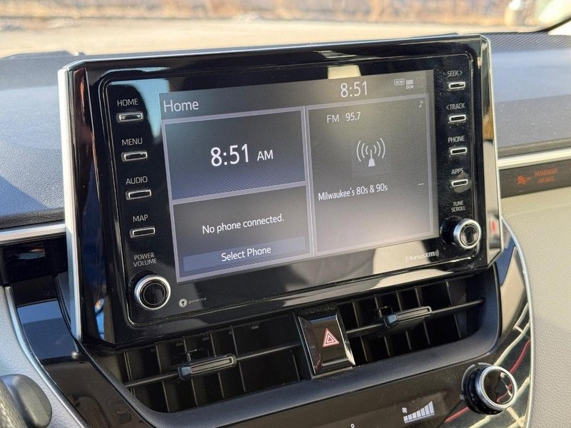 Used 2021 Toyota Corolla LE image 23