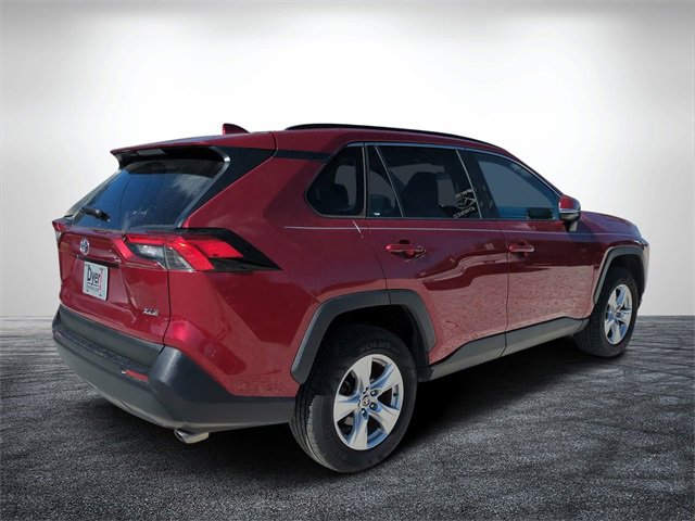 Used 2021 Toyota RAV4 XLE image 3