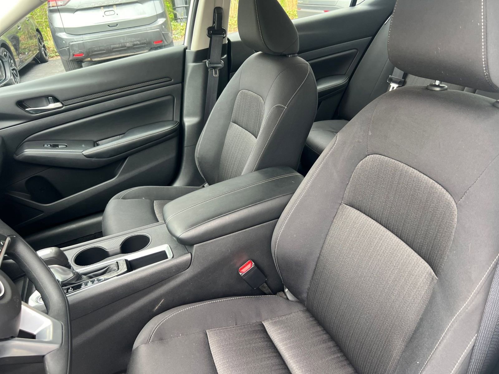 Used 2025 Nissan Altima 2.5 SV image 22