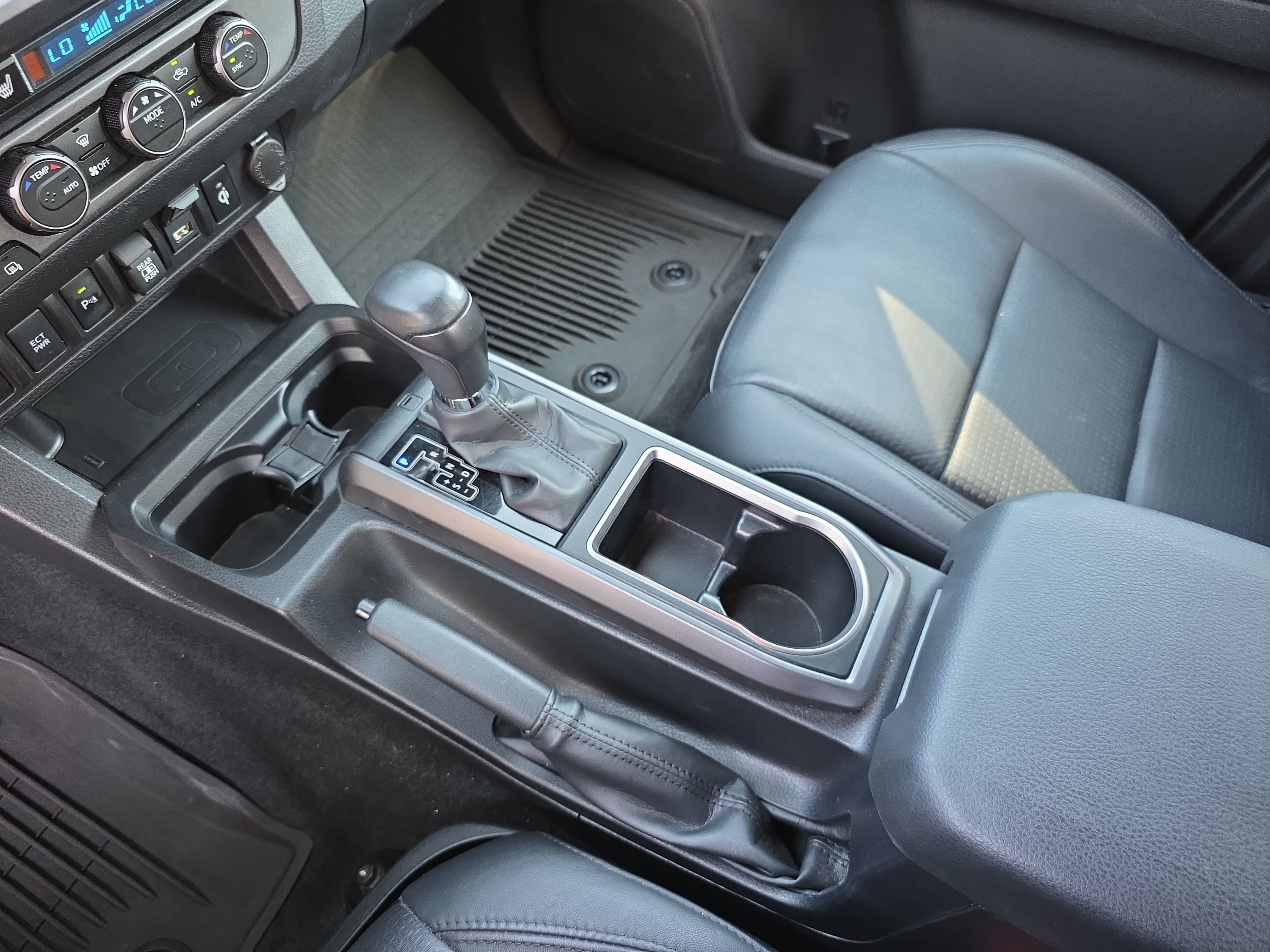Used 2023 Toyota Tacoma TRD Sport w/ TRD Premium Sport Package AWD/4WD image 25
