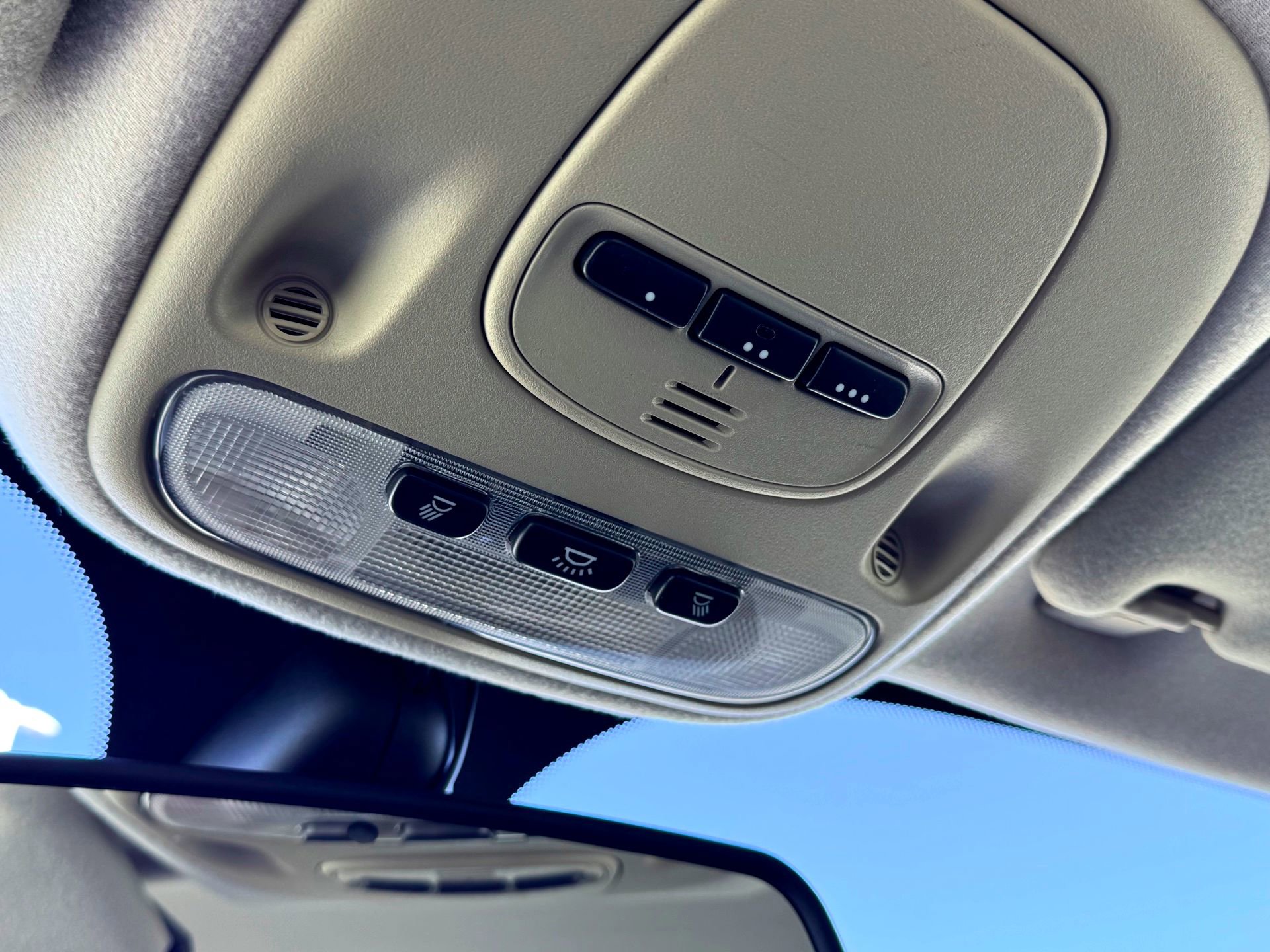 Used 2007 Jaguar XKR R image 38